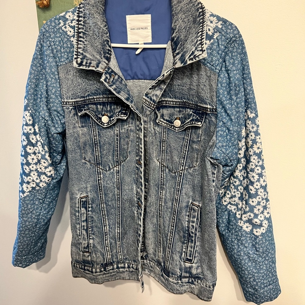 Retro 90’s style Jean jacket. Large